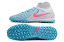 Chaussure de foot Nike Phantom Luna Elite TF, gris, bleu et rose.