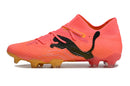 Chaussure de foot Puma Future 7 FG rose.