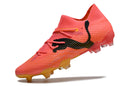 Chaussure de foot Puma Future 7 FG rose.