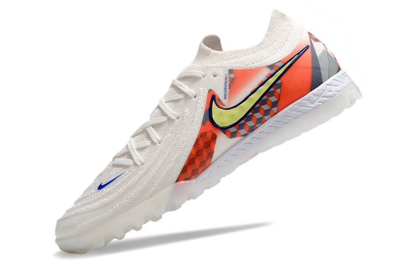 Chaussure de foot Nike Phantom GX 2 Elite TF, blanc, gris et rouge "Barna Pack"