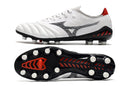 Chaussure de foot Mizuno Morelia Neo 3 FG, blanche, argent et noire.