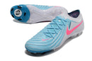 Chaussure de football Nike Phantom GX 2 Elite FG grise, bleue et rose.