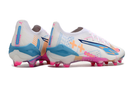 Chaussure de football Puma Ultra 5 Ultimate FG blanche, bleue et rose "Volume Up' Pack"