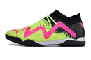 Chuteira Society Puma Future Ultimate TF Preta, Verde e Rosa "Tricks Pack"