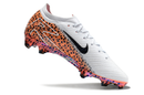 Chuteira Campo Nike Air Zoom Mercurial Vapor 16 Elite FG Branca, Laranja e Preto "Electric Pack"