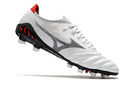 Chaussure de foot Mizuno Morelia Neo 3 FG, blanche, argent et noire.